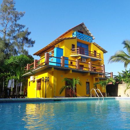 Livingston Resort Hotel Dış mekan fotoğraf