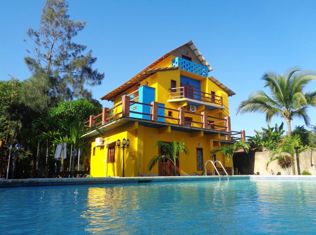 Livingston Resort Hotel Dış mekan fotoğraf